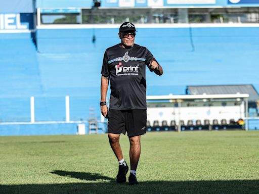 Treinador do Paysandu, Hélio dos Anjos volta de suspensão em reencontro com Ponte Preta