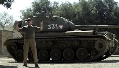 Arnold Schwarzenegger y su inusual afición por los tanques militares históricos: logró adquirir uno y lo conduce regularmente