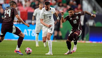 ¿Araujo central o lateral en Copa América? Para Bielsa, la respuesta está en el clásico de España