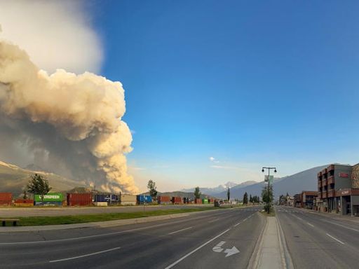Wildfire devastates Jasper, Alberta; shuts down CN and VIA Rail service - Trains