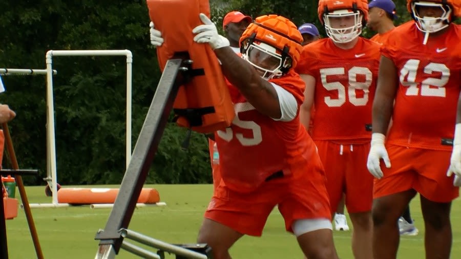 Clemson DT Payton Page drops nearly 100 pounds, weighing in at 307 to start his senior season