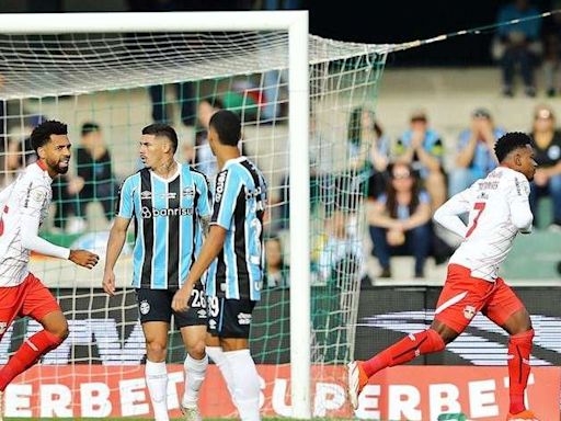 Grêmio volta ao Brasileirão com reservas, joga mal e perde para o Bragantino