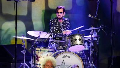 La Jornada: El chamaco Ringo Starr se divierte con su Crooked Boy en el Auditorio Nacional