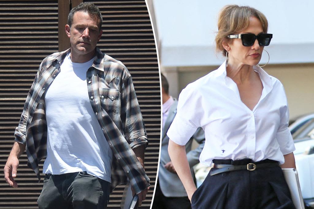 Ben Affleck rocks faux-hawk, ditches wedding ring amid marriage woes with Jennifer Lopez