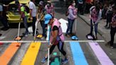 Tlalpan pinta cebras peatonales con colores del arcoíris