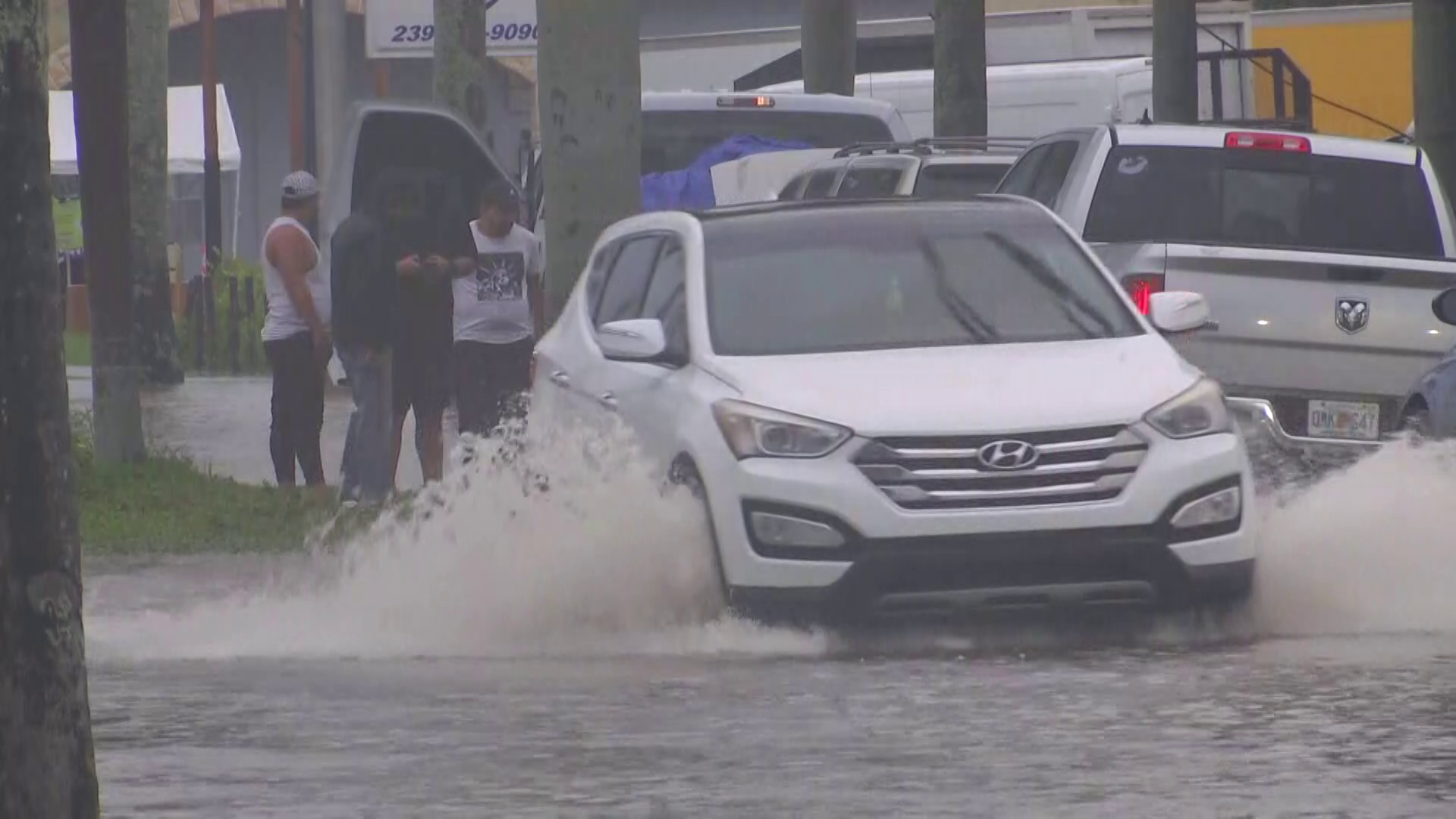 Fort Myers Police advise to avoid flooded roads as heavy rain looms