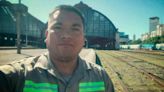 La doble vida del trabajador ferroviario que ama los trenes desde chiquito: es conductor y fotógrafo de lo que nadie ve