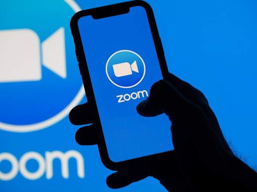 Zoom COO Aparna Bawa sells shares worth over $53,000 By Investing.com