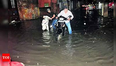 Showers expose crumbling drainage system across Ranchi | Ranchi News - Times of India