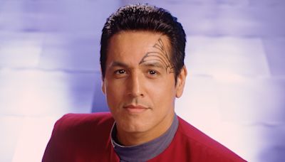 What Star Trek: Voyager Star Robert Beltran Looks Like Today - Looper