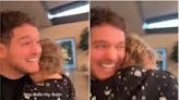 Michael Bublé volvió de un mes de gira y grabó el reencuentro con sus hijos y Luisana Lopilato: “Vivo para esto”