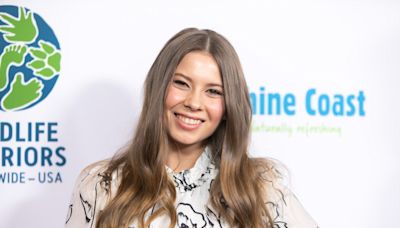 Bindi Irwin’s Daughter Grace Is a Beam of Sunshine in a Yellow Spring Dress