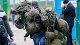 Polonia invita a sus jóvenes a “veranear” en el ejército | Teletica