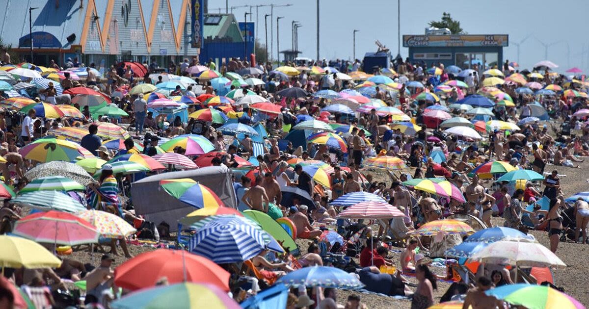 Hot weather maps shows Britain hotter than Menorca as 24C mini-heatwave to hit