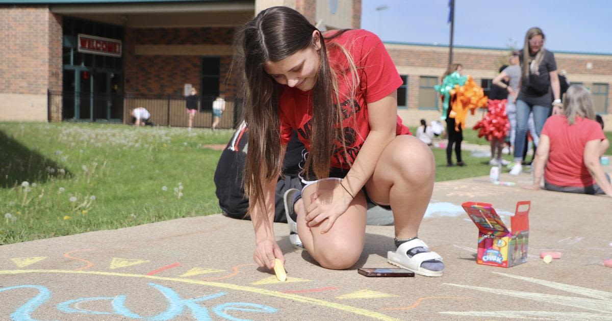 Mount Horeb school looks to healing with chalk art in wake of school shooting