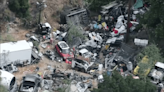 Vivienda con montones de basura en Sun Valley investigada por autoridades