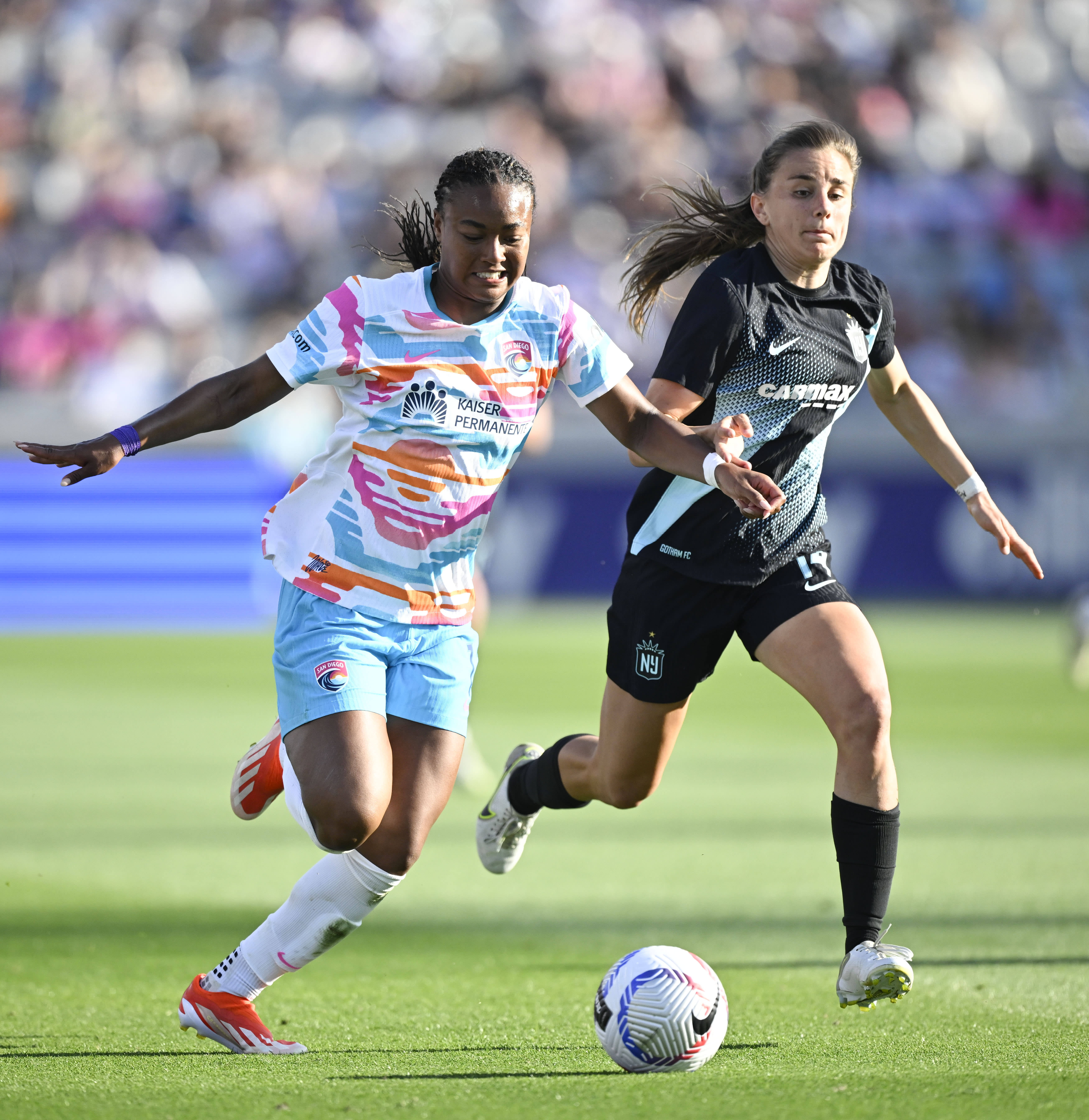 'Magic' goal helps Wave forge tie with defending NWSL champions