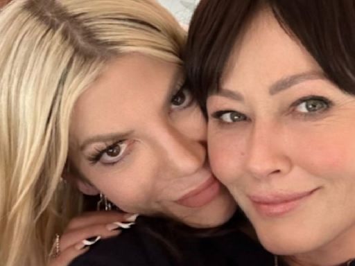 Tori Spelling Reveals Why She Is Grateful For Her Last Interaction With Shannen Doherty In Her Podcast 90210MG