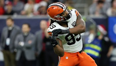 Browns DE Za'Darius Smith dodges more severe injury, will be 'fine'