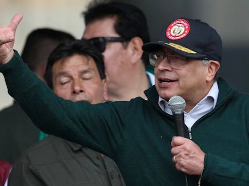 Financial Times compara a Gustavo Petro con Hugo Chávez ante propuesta de una constituyente