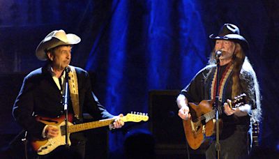 Willie Nelson’s 4th of July Picnic Moves to Philly, and Bob Dylan Will Perform