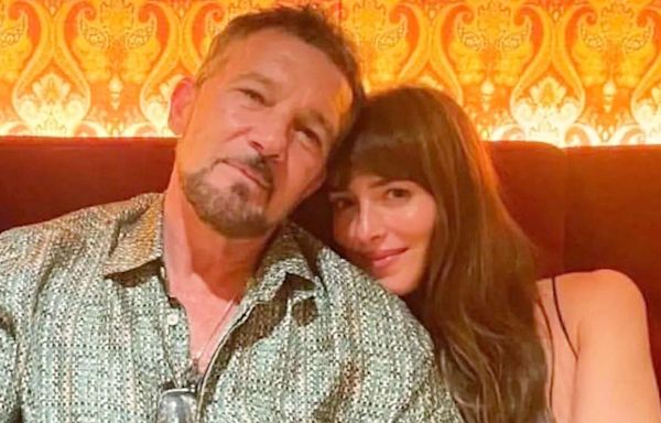 Antonio Banderas Bonds with Stepdaughter Dakota Johnson in Sweet Photo: 'Happiness'