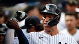 Aaron Judge reaches 60 homers, sparking game-winning Yankees rally as he moves into Triple Crown position