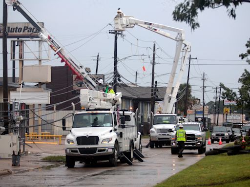 Half a million Houston-area homes and businesses still won't have power into next week