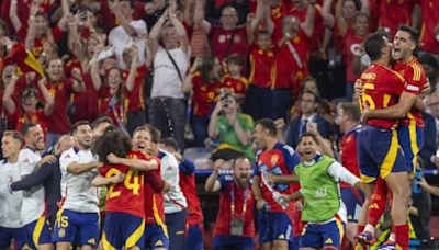 'Potra Salvaje', los bailes de Nico Williams y alguna cerveza en el bus: Así celebró España el pase a la final