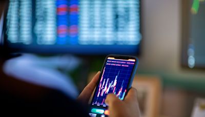 Vanguard, Fidelity, Charles Schwab and other trading sites crash after stock market drop
