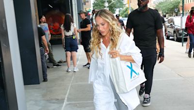 We Found a Similar Shirt to What Sarah Jessica Parker Wore in NYC for Just $27