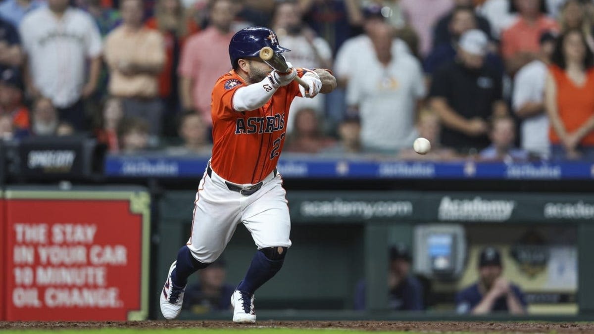 In role reversal, improving Astros host first-place Mariners