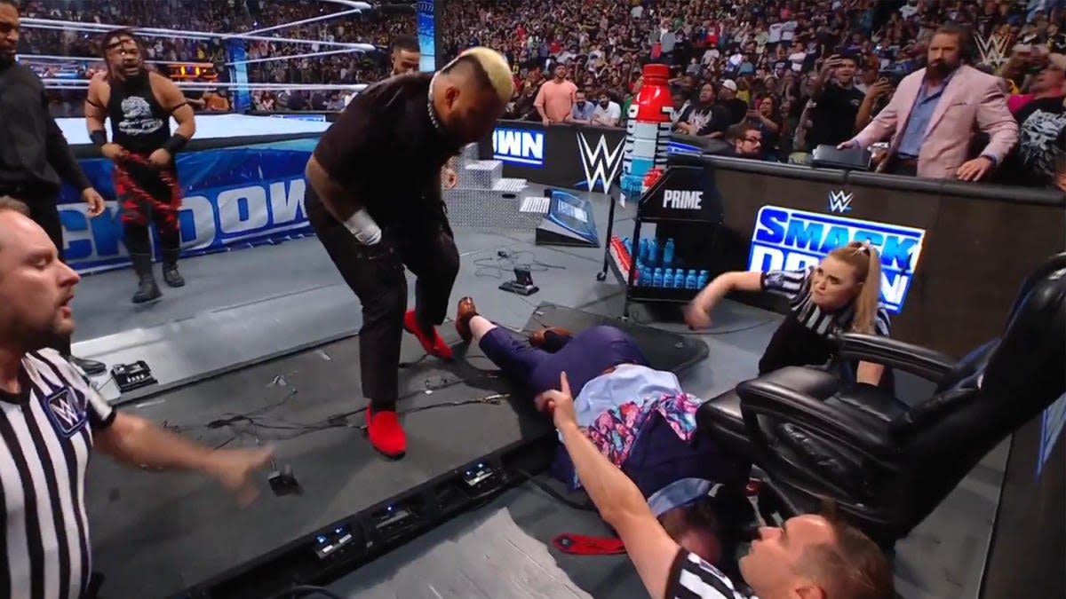 WWE SmackDown results, recap, grades: The Bloodline destroys Paul Heyman for not acknowledging Solo Sikoa
