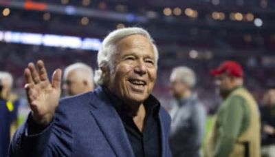 Robert Kraft condena a la Universidad de Columbia