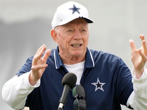 Jerry Jones might have been playing 4D chess delaying Dak Prescott extension