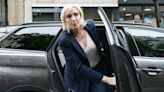 Candidates exit French runoff to block far right