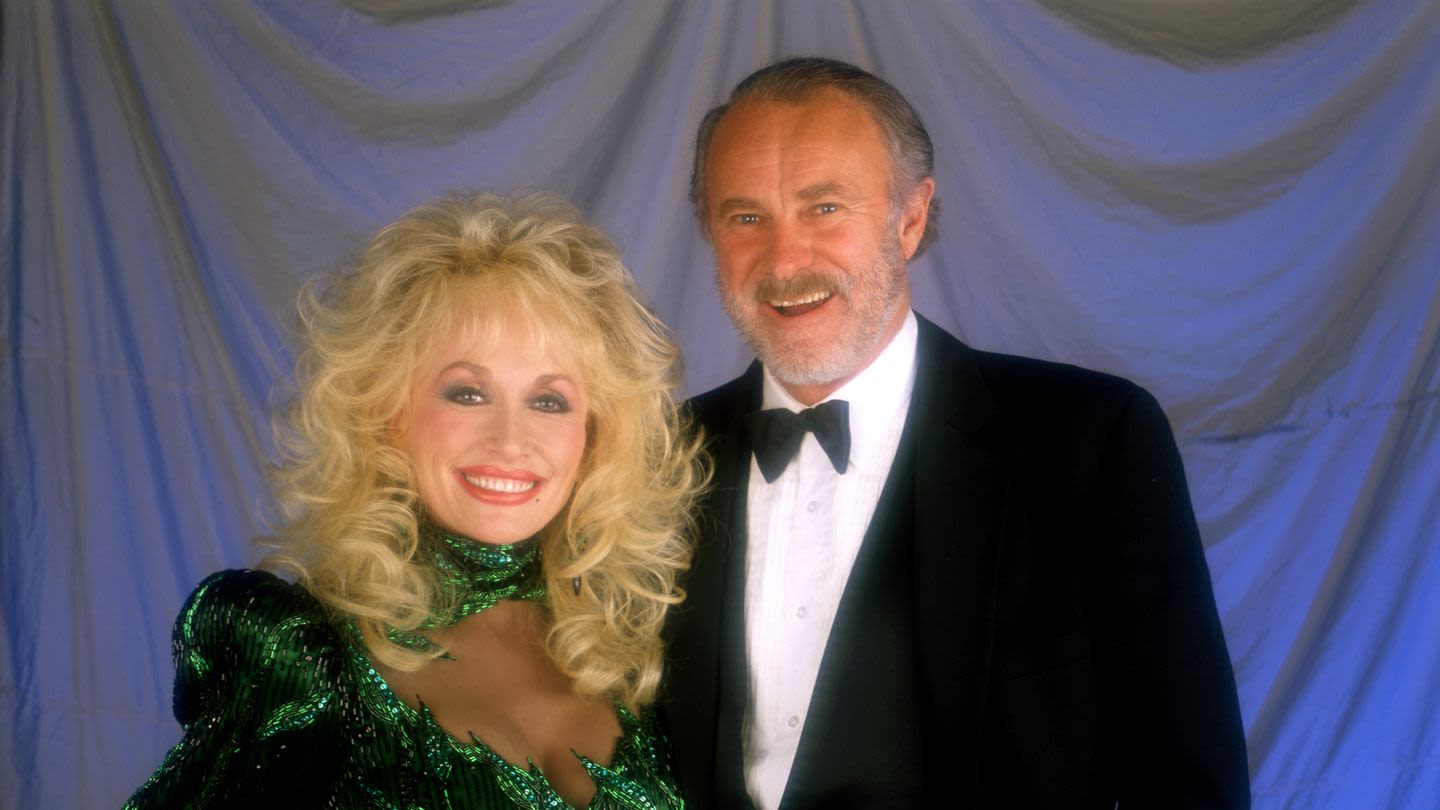Dolly Parton Posts Emotional Tribute to '9 to 5' Costar Dabney Coleman