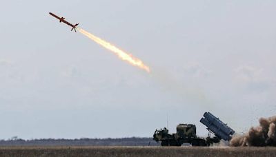 （影）再炸俄空軍機地毀戰機! 烏自研導彈成功 澤連斯基 : 將轉變對俄攻勢