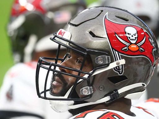 Bucs Ex Linked To Division Rival