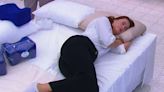 ¿Duerme de lado? Estas almohadas y cojines lo ayudarán a mantener una postura adecuada | Teletica