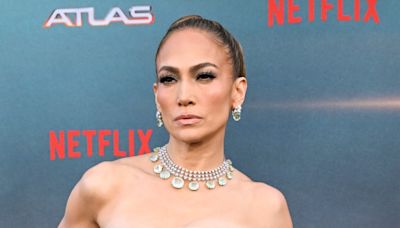 Jennifer Lopez Puts Her Wedding Ring on Display on Red Carpet Amid Ben Affleck Breakup Rumors - E! Online