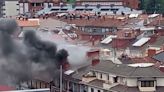 Un incendio en Errenteria obliga a varios vecinos a pasar la noche fuera de sus casas