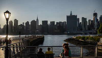 ‘Fireball’ meteor explodes over New York City