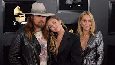 Miley Cyrus en guerre contre son père Billy Ray Cyrus après de terribles injures : "Cette diablesse est une sal*pe"