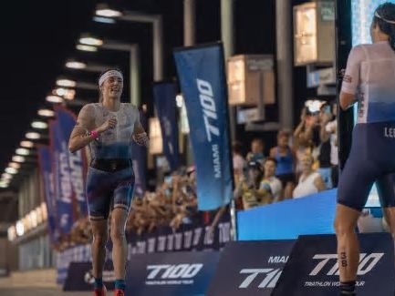 Lucy Charles, imparable: gana la plata del T100 Miami... con sólo 6 semanas de carrera a pie