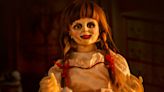 'Morte' da boneca Annabelle em incêndio no Rio vira meme: 'Vacilou'