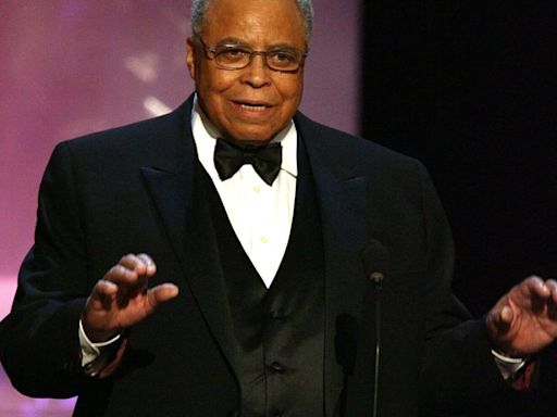 James Earl Jones’ voice marked the time, in baseball and beyond