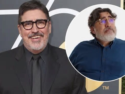 Alfred Molina rompió en llanto al recordar como “decepcionó” a su padre por volverse actor