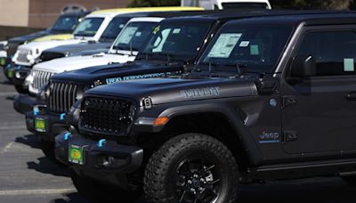 US investigating reports that some Jeep SUVs and pickups can catch fire after engines are turned off