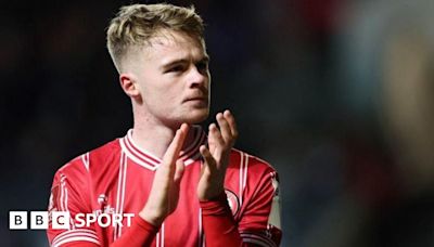 Tommy Conway: Bristol City boss Liam Manning denies row with unsettled striker